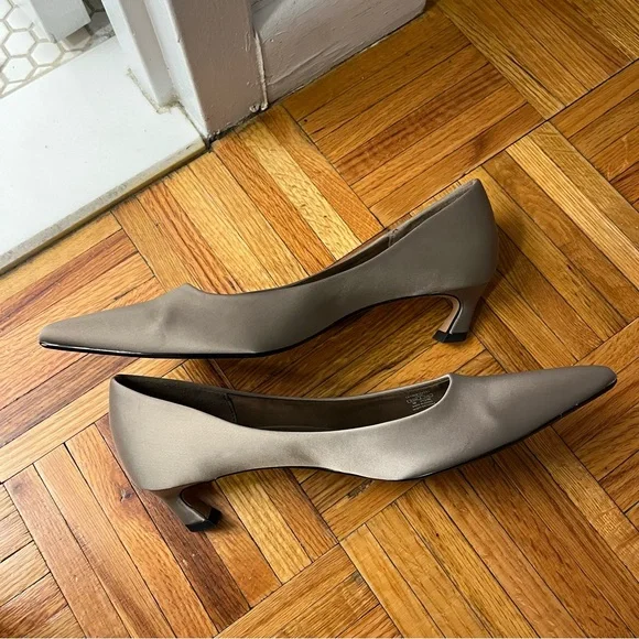 Zara Curved Kitten Heels - Picture 6 of 7